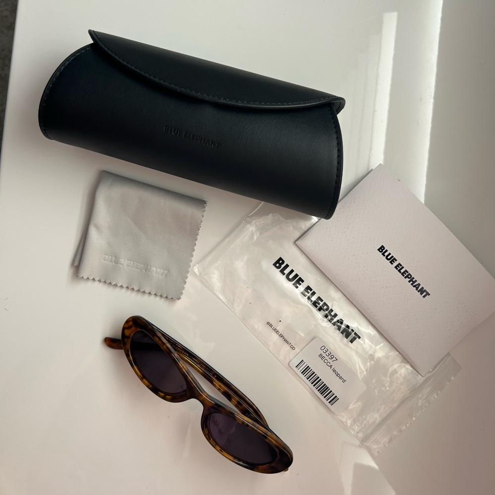 Blue Elephant Becca Leopard Pattern Sunglasses - image 5